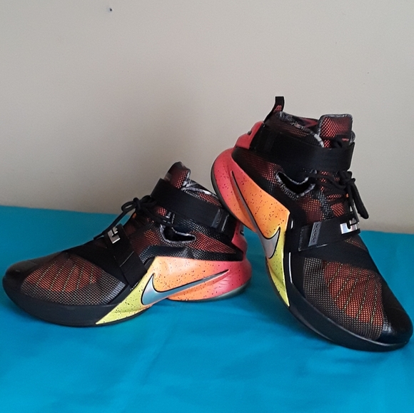 nike lebron soldier 14